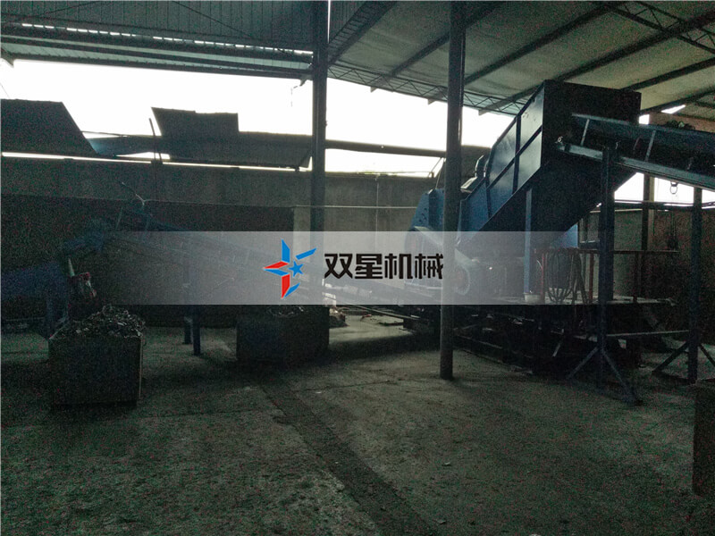 金屬粉碎機設(shè)備如何處理物料大小不一的問題