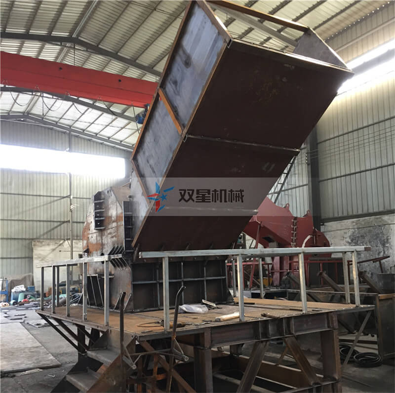 皓星金屬破碎機車間實拍