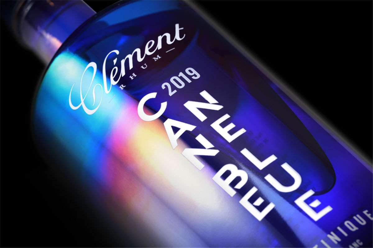 藍色瓶的葡萄酒包裝設(shè)計(圖2)