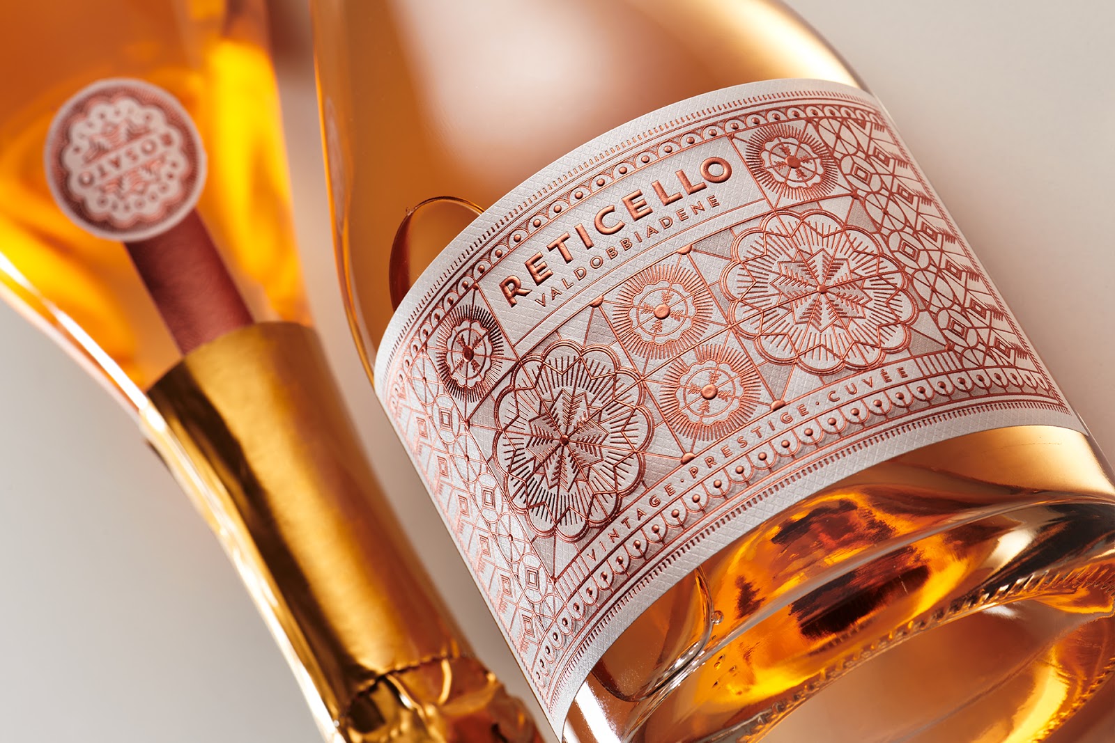 東營(yíng)酒標(biāo)設(shè)計(jì)線條燙金更奢華(圖4) 東營(yíng)酒標(biāo)設(shè)計(jì)線條燙金更奢華(圖4)