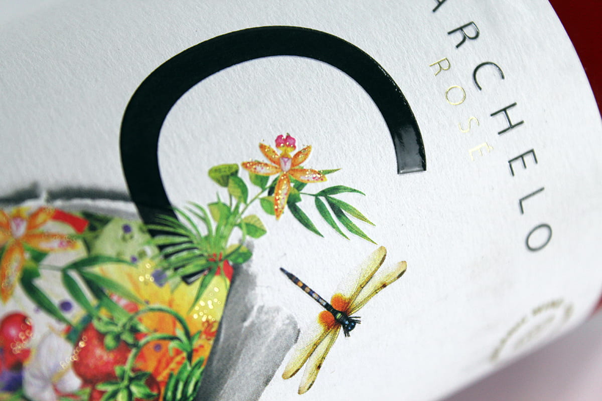 具有強識別的葡萄酒包裝設(shè)計(圖2) 具有強識別的葡萄酒包裝設(shè)計(圖2)