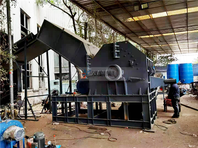 廢鋁粉碎機(jī)生產(chǎn)線上?？蛻粼O(shè)備現(xiàn)場(chǎng)實(shí)拍