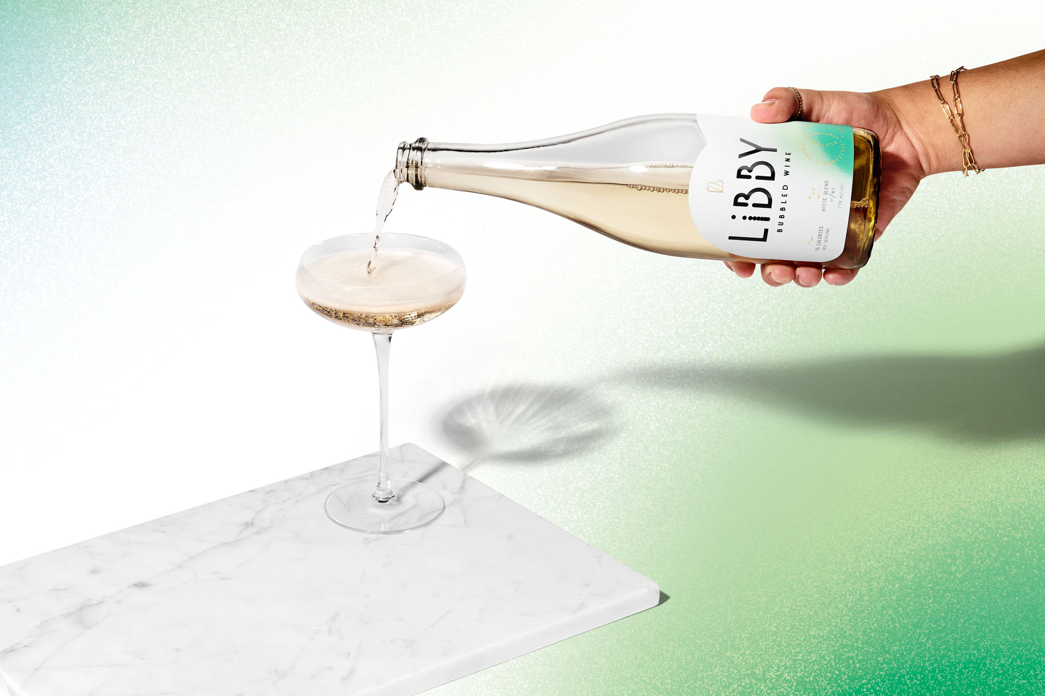 起泡葡萄酒包裝這樣設(shè)計(jì)有趣并充滿活力(圖3)