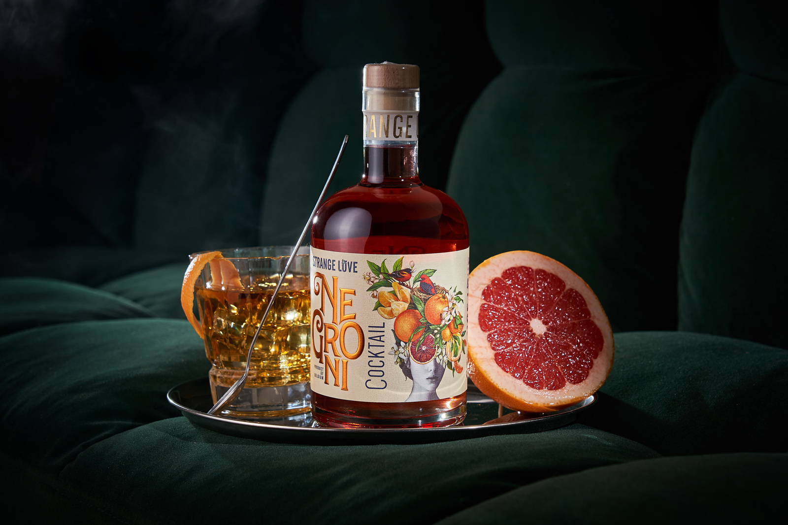 Strange Luve Negroni 雞尾酒視覺包裝設(shè)計(圖4) Strange Luve Negroni 雞尾酒視覺包裝設(shè)計(圖4)