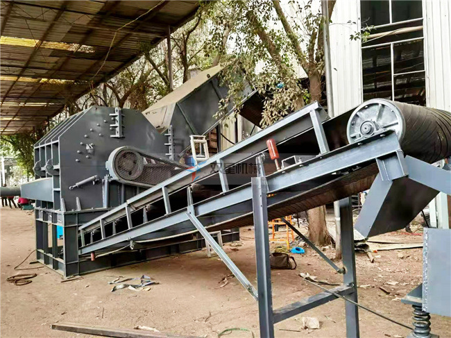 斷橋鋁粉碎機生產線實拍