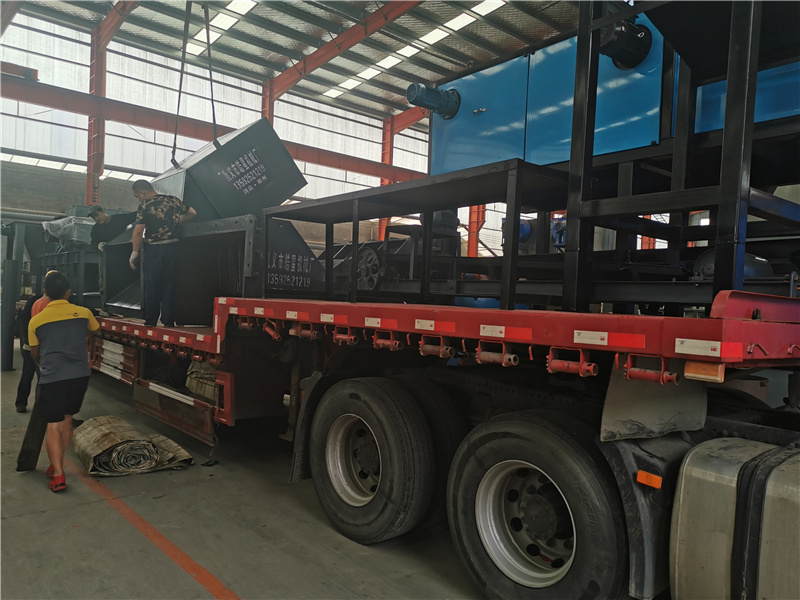 金屬粉碎機廠家1600型設(shè)備發(fā)貨