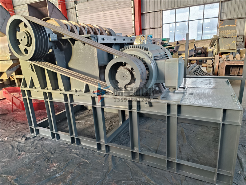 1600型<a href='http://m.huashiji.cn/1/54.html' target='_blank'><span>廢鋁粉碎機(jī)</span></a><a href='http://m.huashiji.cn/' target='_blank'><span>金屬粉碎機(jī)</span></a>廠家設(shè)備實(shí)拍