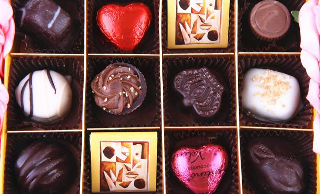 凡情蒂諾巧克力 Valentino凡情蒂諾品牌logo與食品包裝設(shè)計(jì)欣賞(圖4)